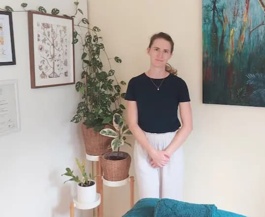 Chrissy, remedial massage therapist at Mending Hands